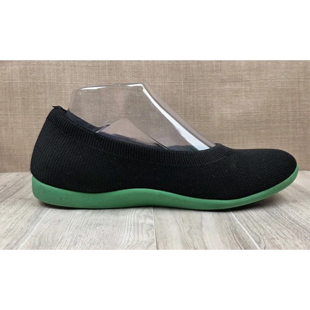 Vivaia Claire Walker Round Toe Black Ballet Flats Green Soles Womens EU 39 US 8